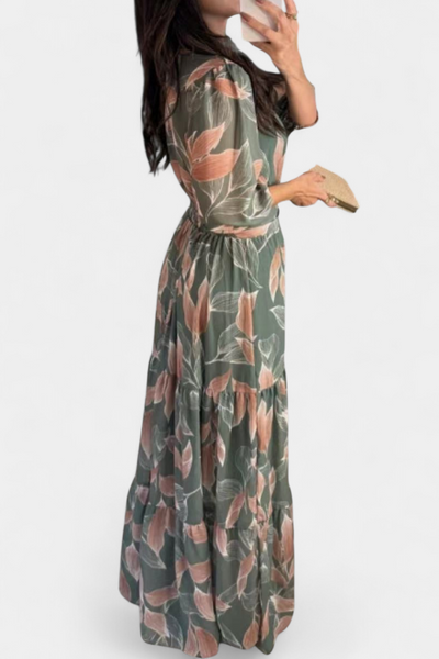 Aísha Vestido Largo Floral con Corte Fluido y Motivo de Hojas